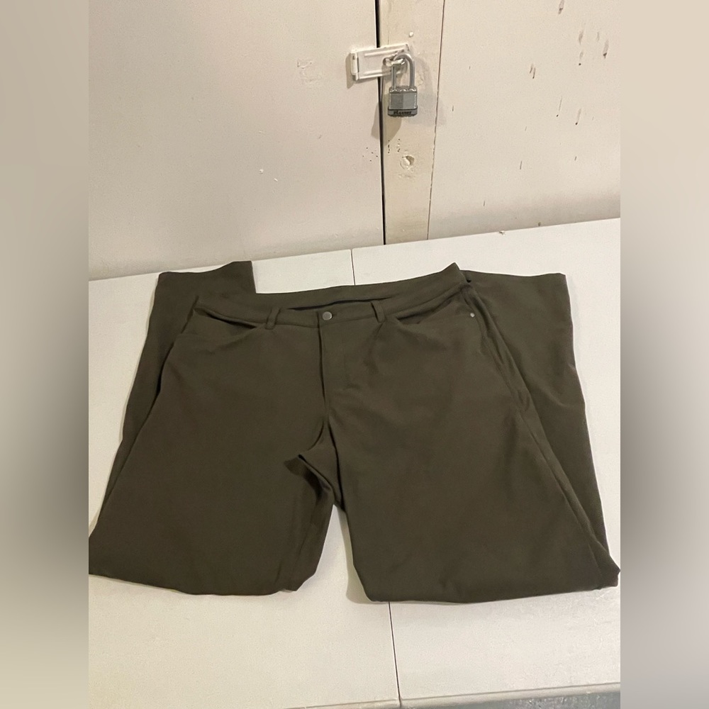 Lululemon mens golf pant size 38